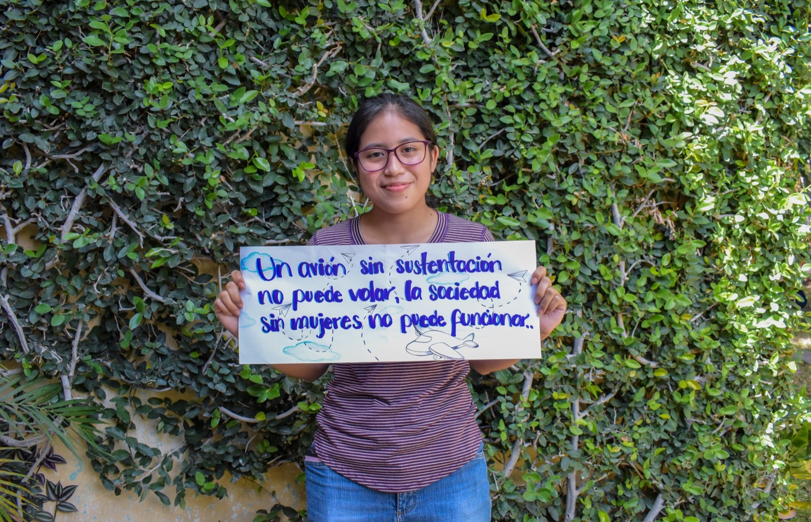 Becaria Muchas Más